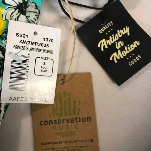 Artistry in motion Hawaiian printed island poplin shirt men’s size S slim fit - Picture 9 of 9